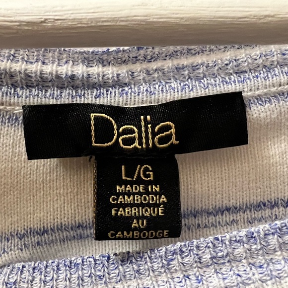 Dalia Relaxed Striped top - M - NWOT - Picture 3 of 5
